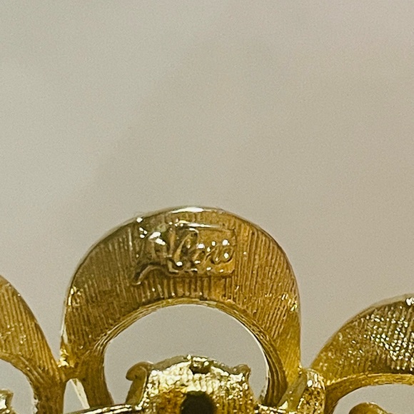 Signed Coro Swirl Ribbon Rhinestone Brooch - Picture 3 of 4